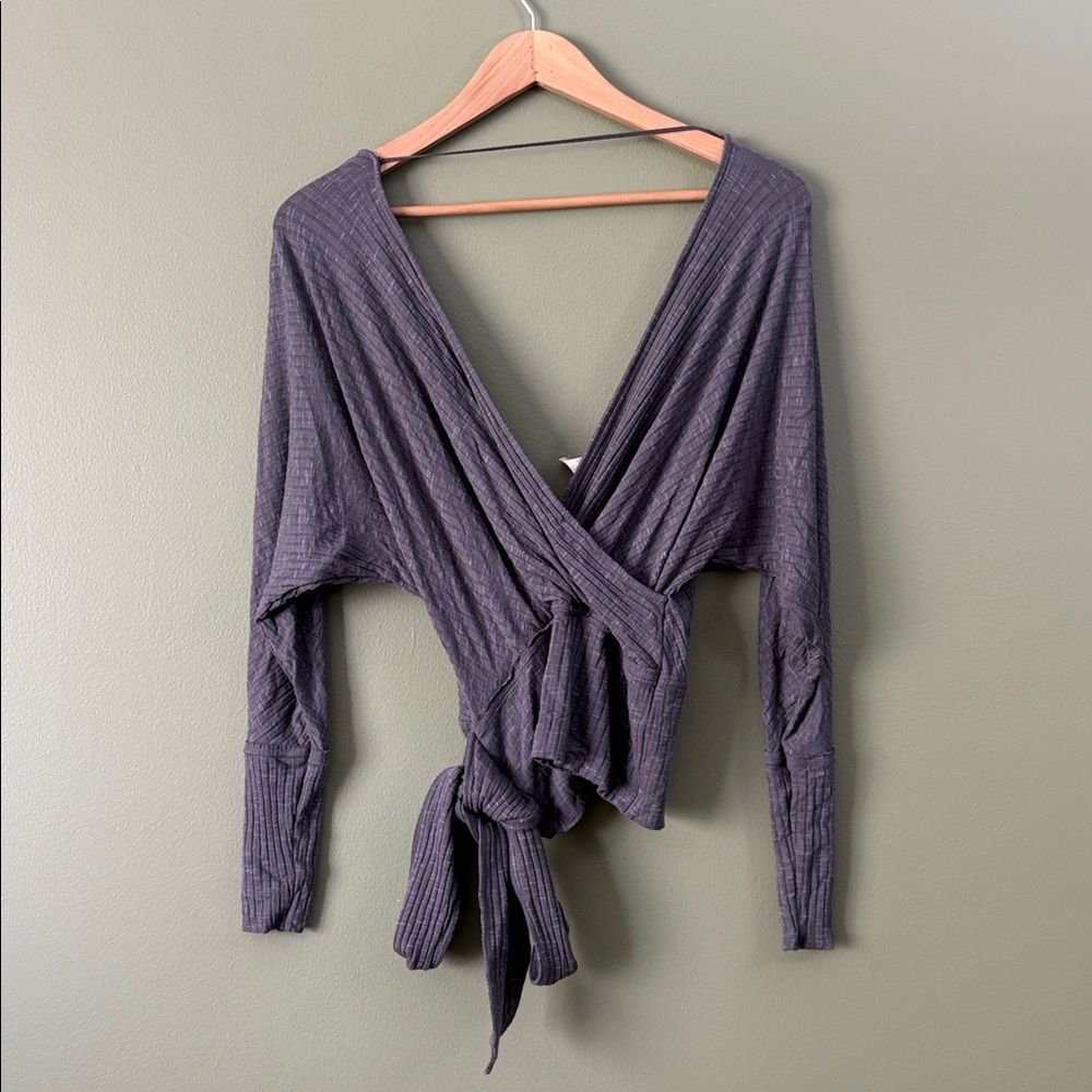We The Free East Coast Faux Wrap Top Deep V-Neck Open Back Grey Blouse Sz XS - Picture 5 of 5